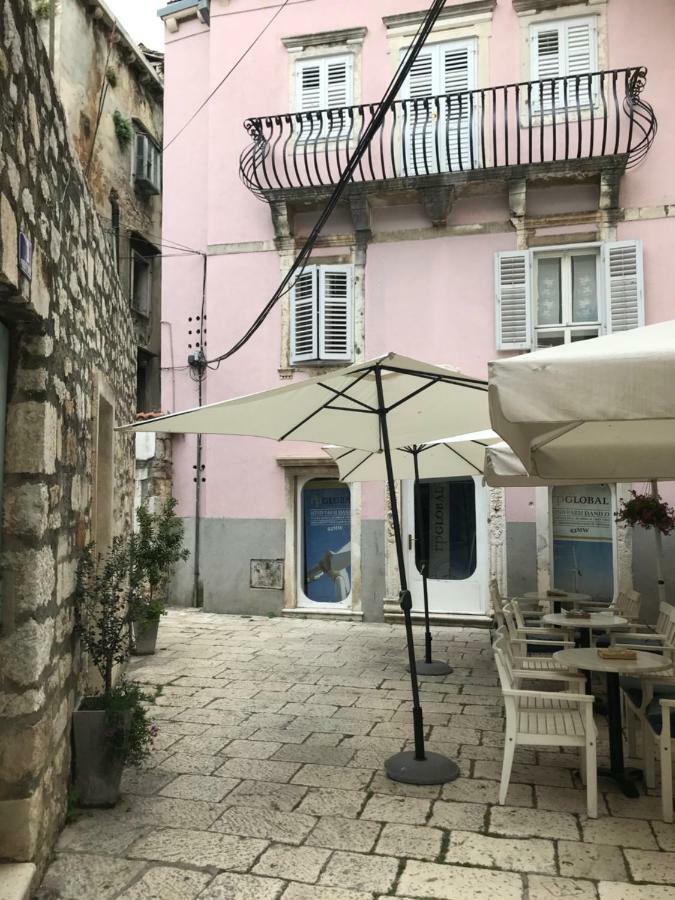 Rooms & Studio Apartments Šibenik Exterior foto